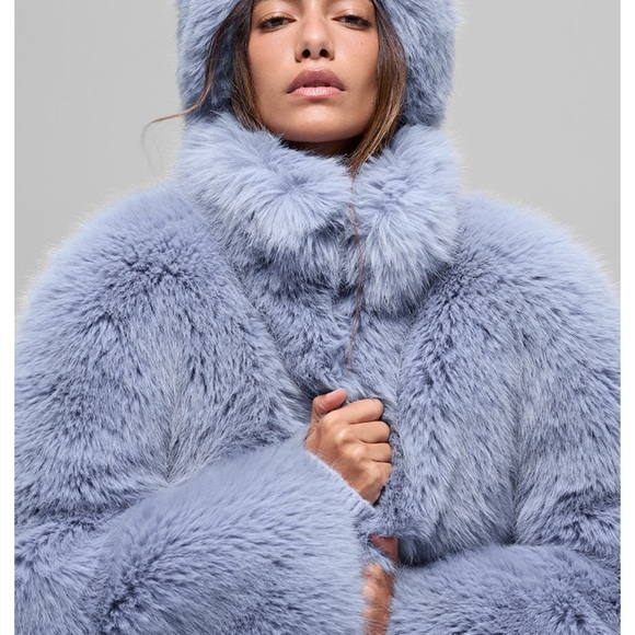 Opulent Luxurious ALO Winter Frost Faux Fur Coat - Picture 4 of 9